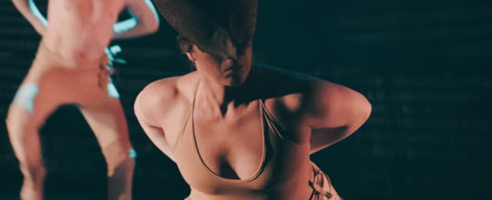 Théâtre d’objets / Marionnette / Jonglage / Musique Création 2015 – Tous public à partir de 8 ans &nbsp; Librement inspiré du conte éponyme japonais, 人魚NINGYO est une rêverie sur la relation à deux à travers un regard fantasmé sur l’esthétique japonaise. Danse, manipulation d’objets et de marionnettes et musique [&hellip;]